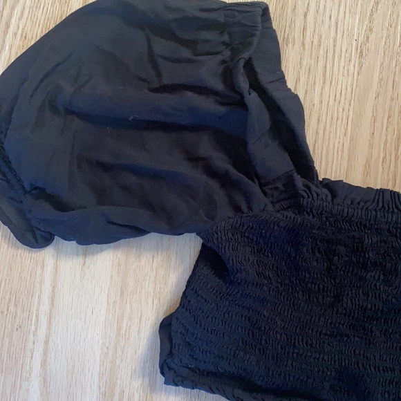 Urban Outfitteds Black black crop top - Picture 2 of 3